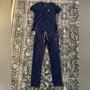 FIGS Navy XS TALL Scrub Set